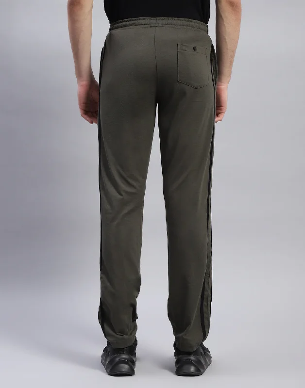 Men Olive Solid Regular Fit Lower