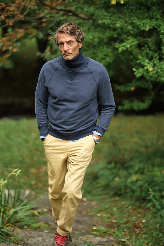 Submariner Turtleneck Sweatshirt in Navy